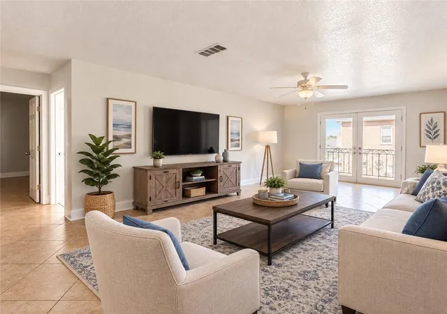 Listing Photo 4 - Condo for sale in building located at 828 Vouray Dr, Jefferson, LA 70065 - Unit #D