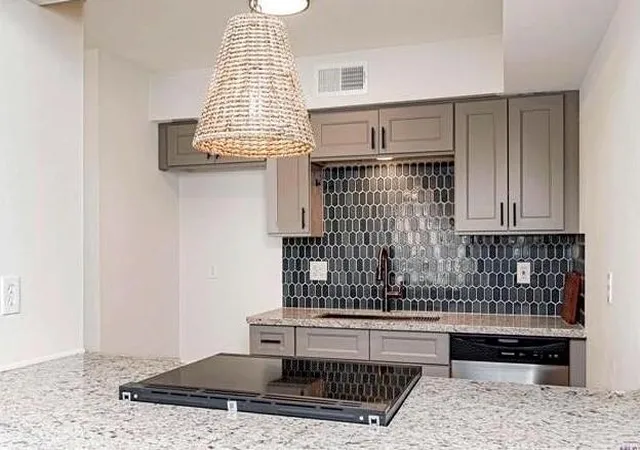Listing Photo 5 - Condo for sale in building located at 5110 Buttercreek Ln, Baton Rouge, LA 70809 - Unit #6