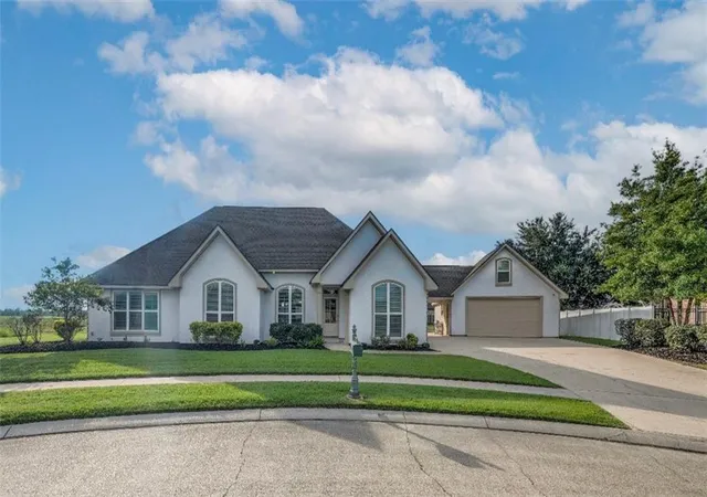 Photo 1 of Single family home for sale at 118 Lac Segnette Dr, Luling, LA 70070 | MLS# 2576290 | Listing updated on 2026-09-18
