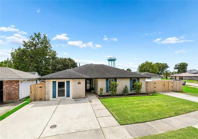 Photo 2 of Single family home for sale at 2305 Cypress St, Meraux, LA 70075 | MLS# 2576335 | Listing updated on 2026-10-06