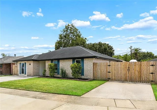 Photo 3 of Single family home for sale at 2305 Cypress St, Meraux, LA 70075 | MLS# 2576335 | Listing updated on 2026-10-06