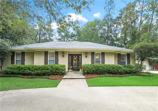 Photo 1 of Single family home for sale at 237 Shaunell Dr, Mandeville, LA 70448 | MLS# 2576587 | Listing updated on 2026-09-21