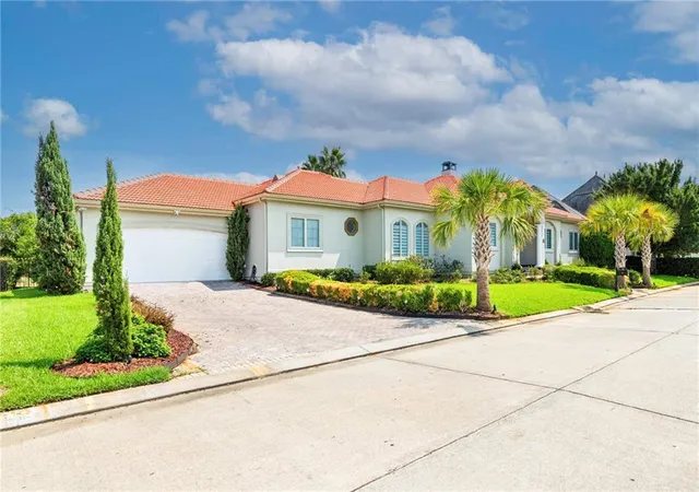 Photo 3 of Single family home for sale at 28 Palmetto, Kenner, LA 70065 | MLS# 2576272 | Listing updated on 2026-09-18