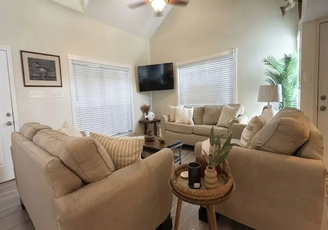 Photo 3 of Single family home for sale at 4930 Deborah Ann Dr, Barataria, LA 70036 | MLS# 2576268 | Listing updated on 2026-09-30