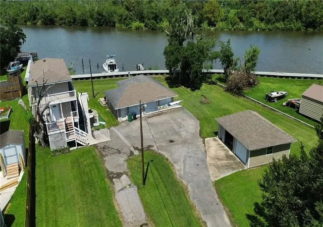 Photo 1 of Single family home for sale at 612 Jean Lafitte Blvd, Jean Lafitte, LA 70067 | MLS# 2575640 | Listing updated on 2026-09-11