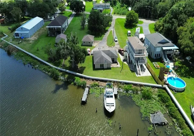 Photo 2 of Single family home for sale at 612 Jean Lafitte Blvd, Jean Lafitte, LA 70067 | MLS# 2575640 | Listing updated on 2026-09-11