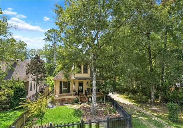 Photo 1 of Single family home for sale at 929 W 17th Avenue, Covington, LA 70433 | MLS# 2576048 | Listing updated on 2026-09-19