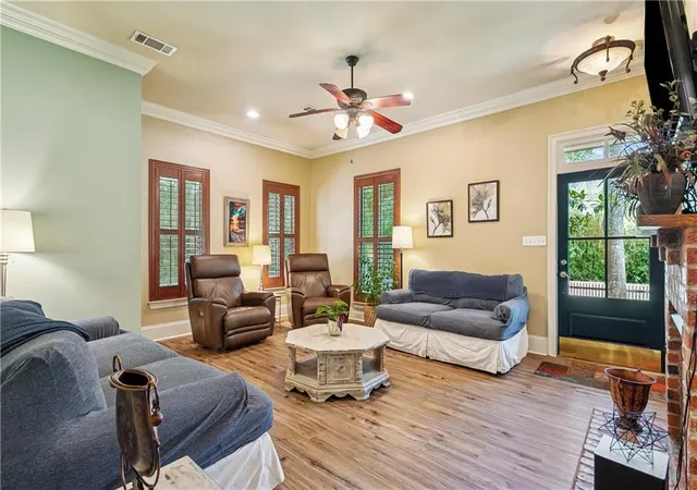 Photo 3 of Single family home for sale at 929 W 17th Avenue, Covington, LA 70433 | MLS# 2576048 | Listing updated on 2026-09-19