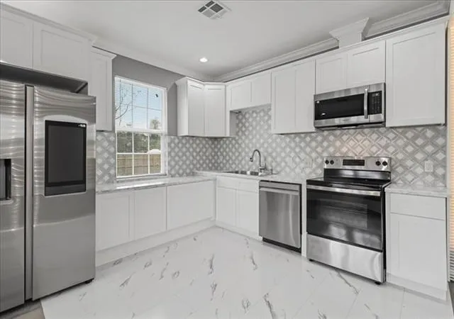 Photo 3 of Single family home for sale at 703 Leboeuf St, New Orleans, LA 70114 | MLS# 2576679 | Listing updated on 2026-09-30