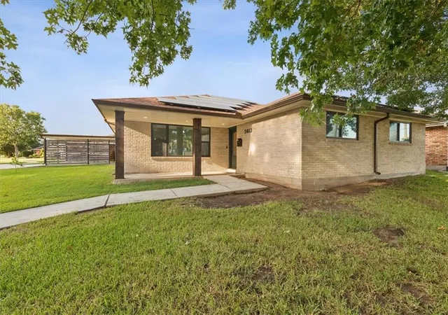 Photo 2 of Single family home for sale at 5613 W Esplanade Ave, Metairie, LA 70003 | MLS# 2576306 | Listing updated on 2026-09-29