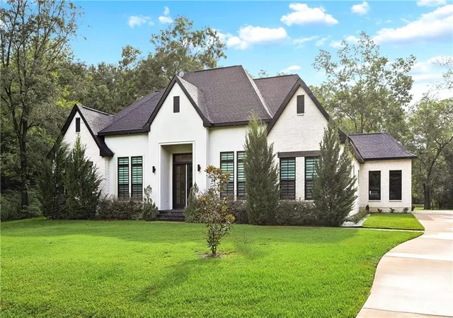 Photo 2 of Single family home for sale at 18 Arbor Ln, New Orleans, LA 70131 | MLS# 2576091 | Listing updated on 2026-10-06