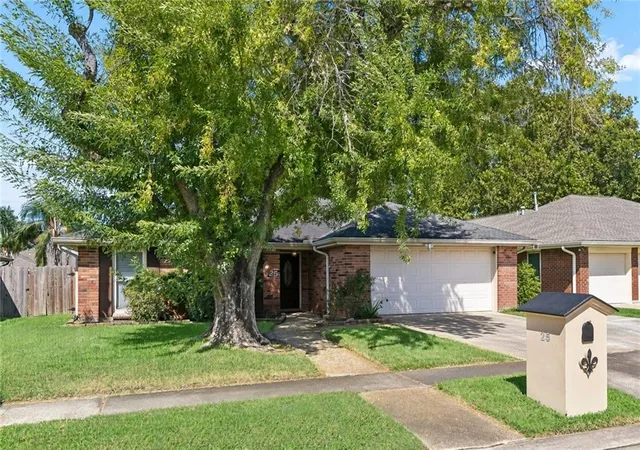 Photo 3 of Single family home for sale at 25 Normandy Dr, Kenner, LA 70065 | MLS# 2576686 | Listing updated on 2026-09-11