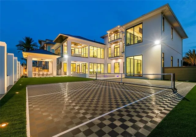 Photo 2 of Mansion for sale at 36 Royal Palm Dr, Kenner, LA 70065 | MLS# 2568240 | Listing updated on 2026-09-12