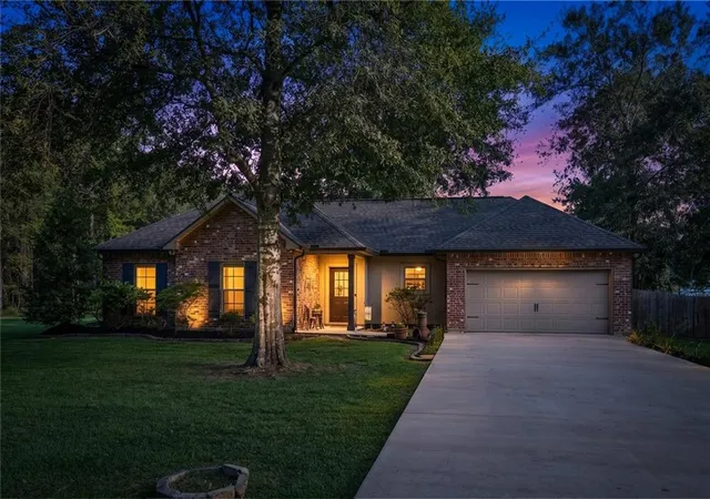 Photo 2 of Single family home for sale at 42704 Brown Rd, Ponchatoula, LA 70454 | MLS# 2576573 | Listing updated on 2026-09-16