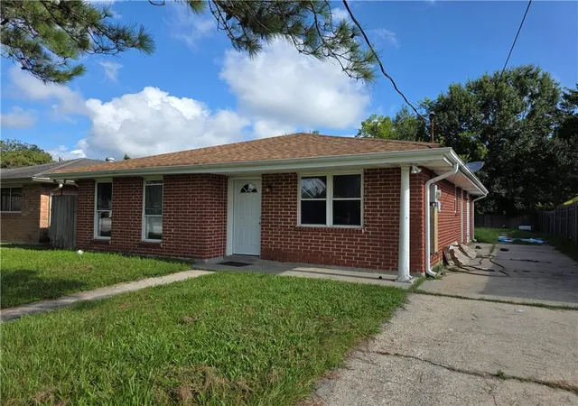 Photo 2 of Single family home for sale at 2732 Reunion Dr, Violet, LA 70092 | MLS# 2576759 | Listing updated on 2026-09-11