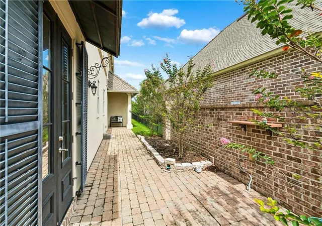 Photo 3 of Single family home for sale at 517 Snead Ct, Slidell, LA 70458 | MLS# 2576734 | Listing updated on 2026-09-29