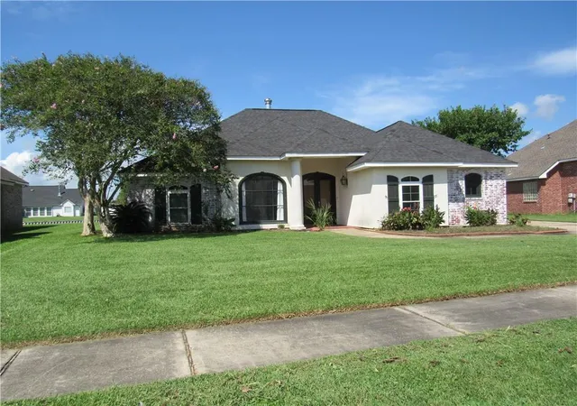 Photo 1 of Single family home for sale at 120 Oak Moss Dr, La Place, LA 70068 | MLS# 2576756 | Listing updated on 2026-09-11