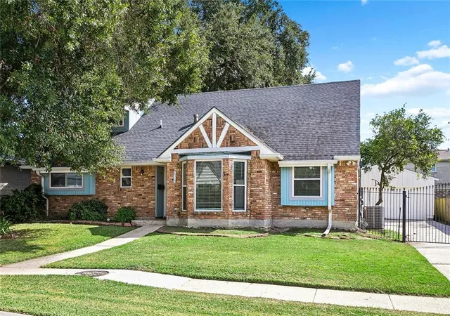 Photo 2 of Single family home for sale at 6700 Wilty St, Metairie, LA 70003 | MLS# 2576342 | Listing updated on 2026-10-02