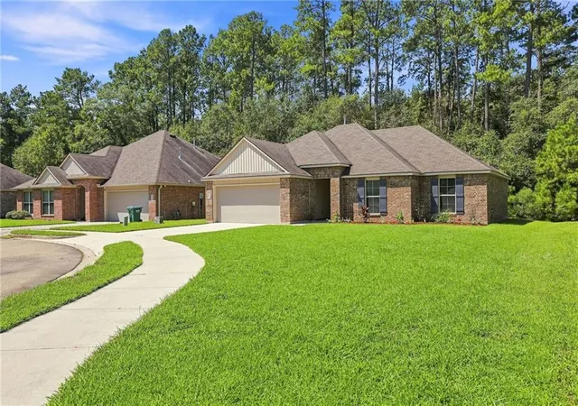 Photo 2 of Single family home for sale at 42431 Evangeline Dr, Hammond, LA 70403 | MLS# 2576796 | Listing updated on 2026-09-11