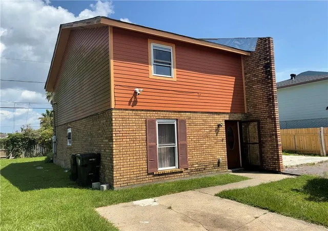 Photo 1 of Townhouse for sale at 3623 Juno Dr, Chalmette, LA 70043 | MLS# 2570758 | Listing updated on 2026-10-06