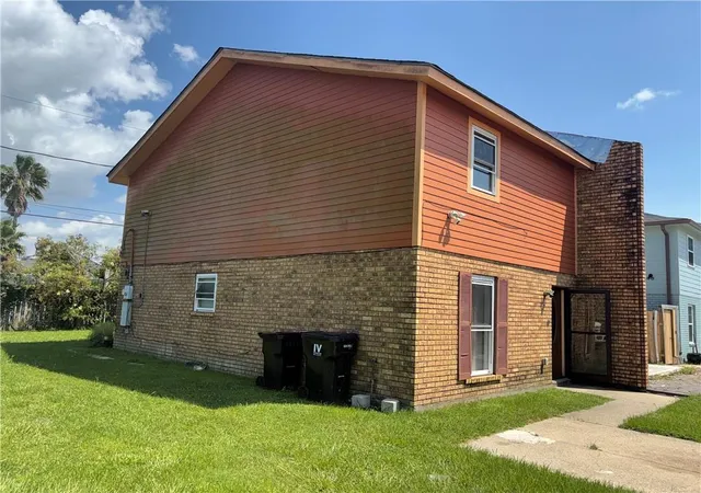 Photo 2 of Townhouse for sale at 3623 Juno Dr, Chalmette, LA 70043 | MLS# 2570758 | Listing updated on 2026-10-06