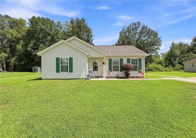 Single family home for sale at 326 Glendale Dr, Independence, LA 70443 | MLS# 2576547