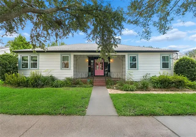 Photo 1 of Single family home for sale at 9 Maryland Dr, New Orleans, LA 70124 | MLS# 2576416 | Listing updated on 2026-09-14