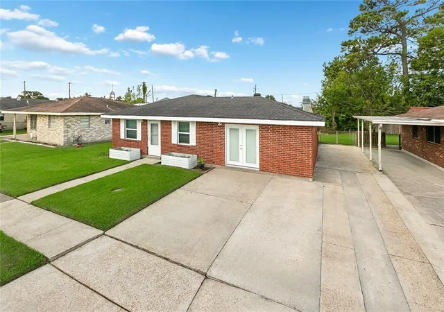 Photo 2 of Single family home for sale at 3448 Caminada Dr, Marrero, LA 70072 | MLS# 2576843 | Listing updated on 2026-09-14