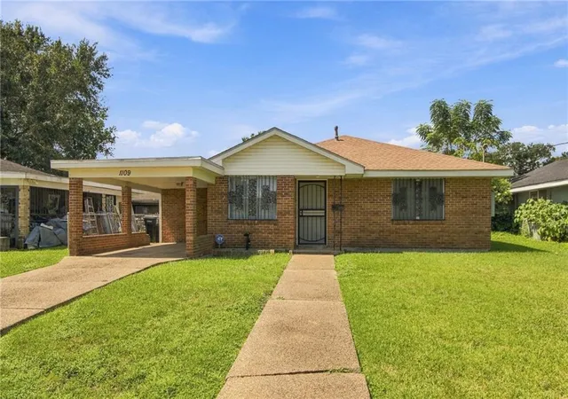 Photo 1 of Sale Pending at 1109 Michael St, New Orleans, LA 70114 | MLS# 2576870 | Listing updated on 2026-09-17