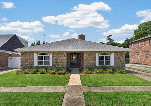 Photo 2 of Single family home for sale at 3912 N Turnbull Dr, Metairie, LA 70002 | MLS# 2576874 | Listing updated on 2026-09-19