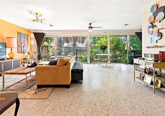 Photo 2 of Single family home for sale at 529 Oaklawn Dr, Metairie, LA 70005 | MLS# 2576884 | Listing updated on 2026-09-22