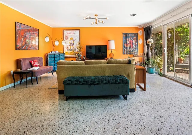 Photo 3 of Single family home for sale at 529 Oaklawn Dr, Metairie, LA 70005 | MLS# 2576884 | Listing updated on 2026-09-22