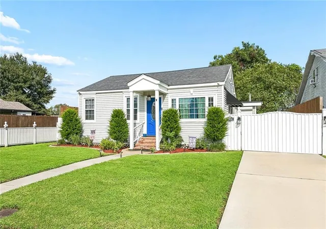 Photo 2 of Single family home for sale at 1916 Kentucky Ave, Kenner, LA 70065 | MLS# 2576687 | Listing updated on 2026-09-22