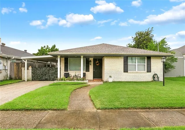 Single family home for sale at 2122 Mehle St, Arabi, LA 70032 | MLS# 2576875