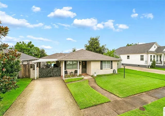 Photo 2 of Single family home for sale at 2122 Mehle St, Arabi, LA 70032 | MLS# 2576875 | Listing updated on 2026-10-04
