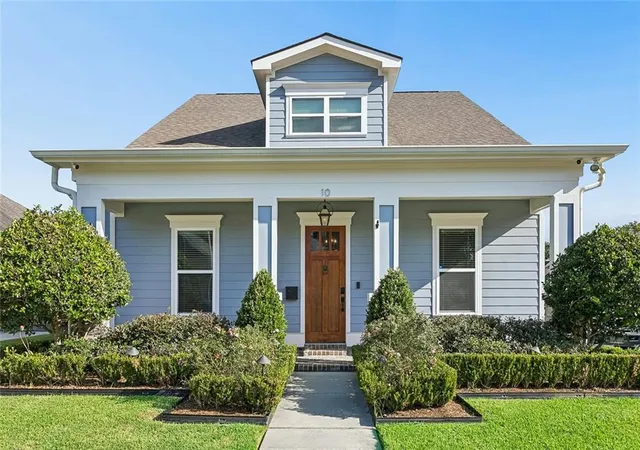 Photo 1 of Single family home for sale at 10 Magnolia Pl, Jefferson, LA 70121 | MLS# 2576903 | Listing updated on 2026-10-05