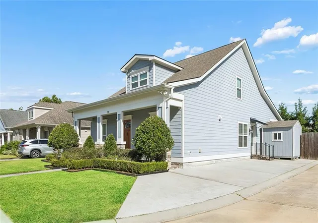 Photo 2 of Single family home for sale at 10 Magnolia Pl, Jefferson, LA 70121 | MLS# 2576903 | Listing updated on 2026-10-05