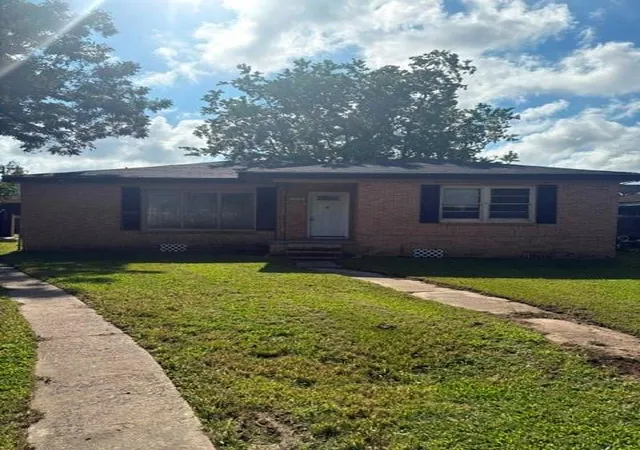 Photo 3 of Single family home for sale at 1455 S Myrtle St, Metairie, LA 70003 | MLS# 2576481 | Listing updated on 2026-09-29