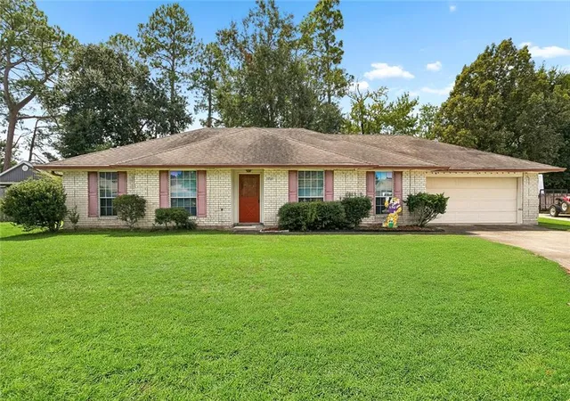 Photo 1 of Single family home for sale at 1150 Rue Limoges Dr, Slidell, LA 70458 | MLS# 2576518 | Listing updated on 2026-09-17