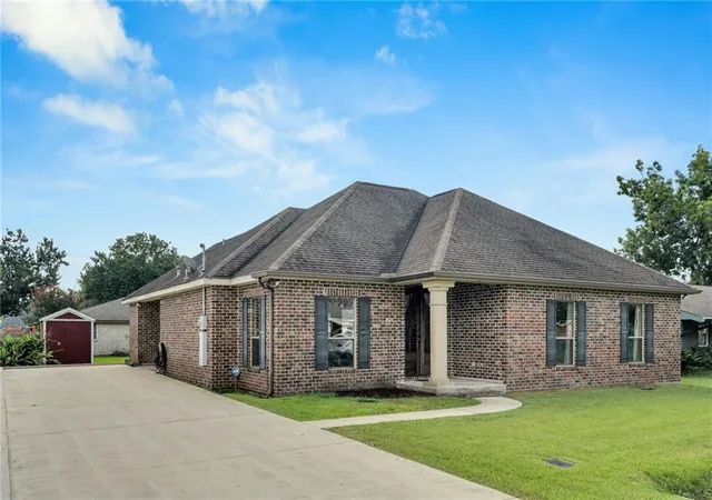 Photo 2 of Single family home for sale at 111 Saint Anthony St, Luling, LA 70070 | MLS# 2576343 | Listing updated on 2026-09-22
