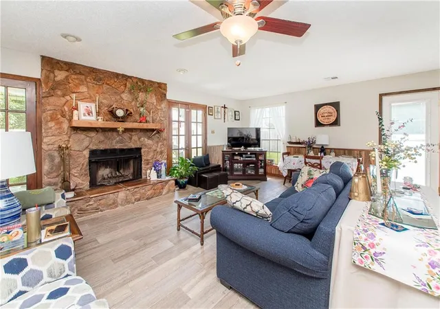 Photo 3 of Single family home for sale at 413 Evergreen Dr, La Place, LA 70068 | MLS# 2575001 | Listing updated on 2026-09-14