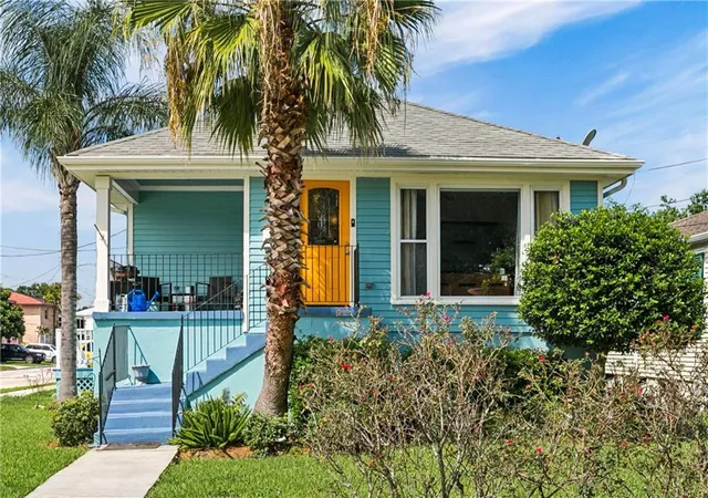Photo 2 of Single family home for sale at 6400 Painters St, New Orleans, LA 70122 | MLS# 2577042 | Listing updated on 2026-09-14