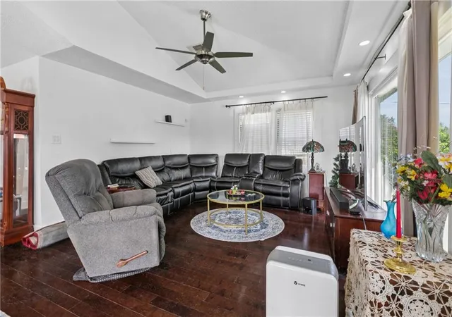 Photo 3 of Single family home for sale at 6400 Painters St, New Orleans, LA 70122 | MLS# 2577042 | Listing updated on 2026-09-14