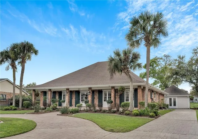 Photo 2 of Single family home for sale at 820 Fairfield Ave, Gretna, LA 70056 | MLS# 2577063 | Listing updated on 2026-09-28