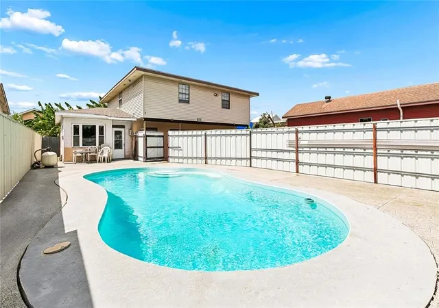 Photo 3 of Sale Pending at 258 Ave B, Westwego, LA 70094 | MLS# 2577088 | Listing updated on 2026-09-21