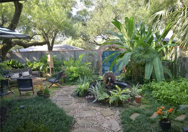 Photo 3 of Single family home for sale at 407 Live Oak Dr, Lafayette, LA 70503 | MLS# 2577071 | Listing updated on 2026-09-14