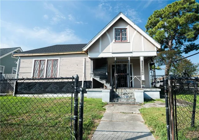 Photo 1 of Single family home for sale at 9130 Apple St, New Orleans, LA 70118 | MLS# 2575117 | Listing updated on 2026-09-15