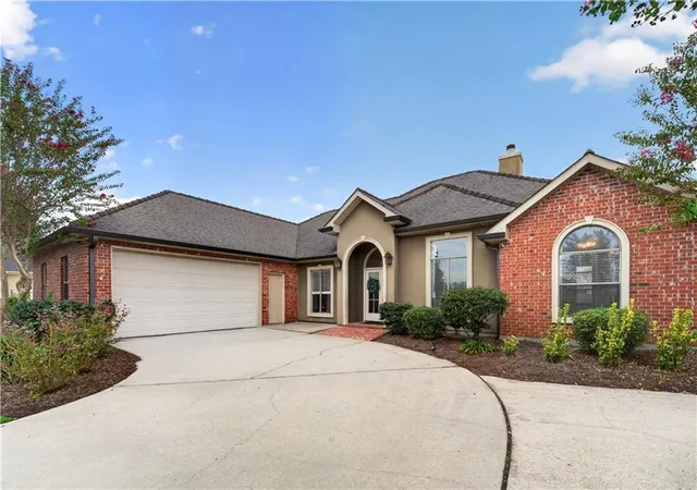 Photo 1 of Single family home for sale at 115 Ginger Ct, Belle Chasse, LA 70037 | MLS# 2577086 | Listing updated on 2026-09-29