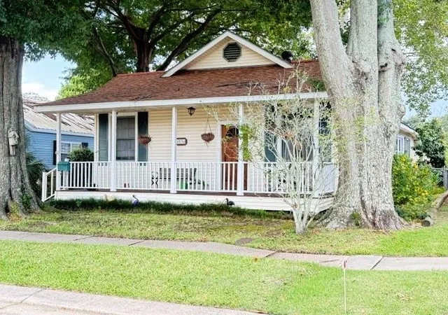Photo 2 of Single family home for sale at 1036 Helios Ave, Metairie, LA 70005 | MLS# 2577141 | Listing updated on 2026-10-05