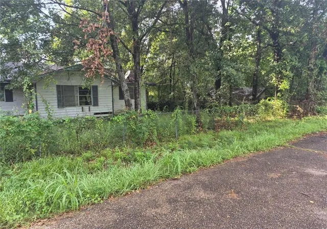 Photo 4 of Single family home for sale at 307 Steward St, New Iberia, LA 70563 | MLS# 2577178 | Listing updated on 2026-09-15